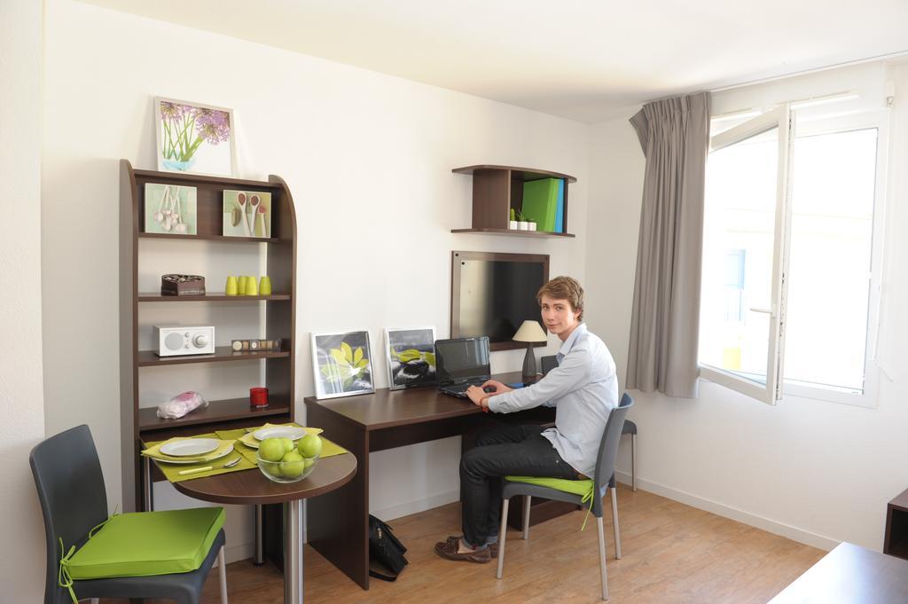 Central Fac Bourg-en-Bresse Bagian luar foto
